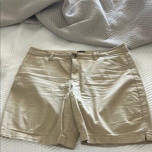 Lee brand khaki Bermuda Shorts Classic Design